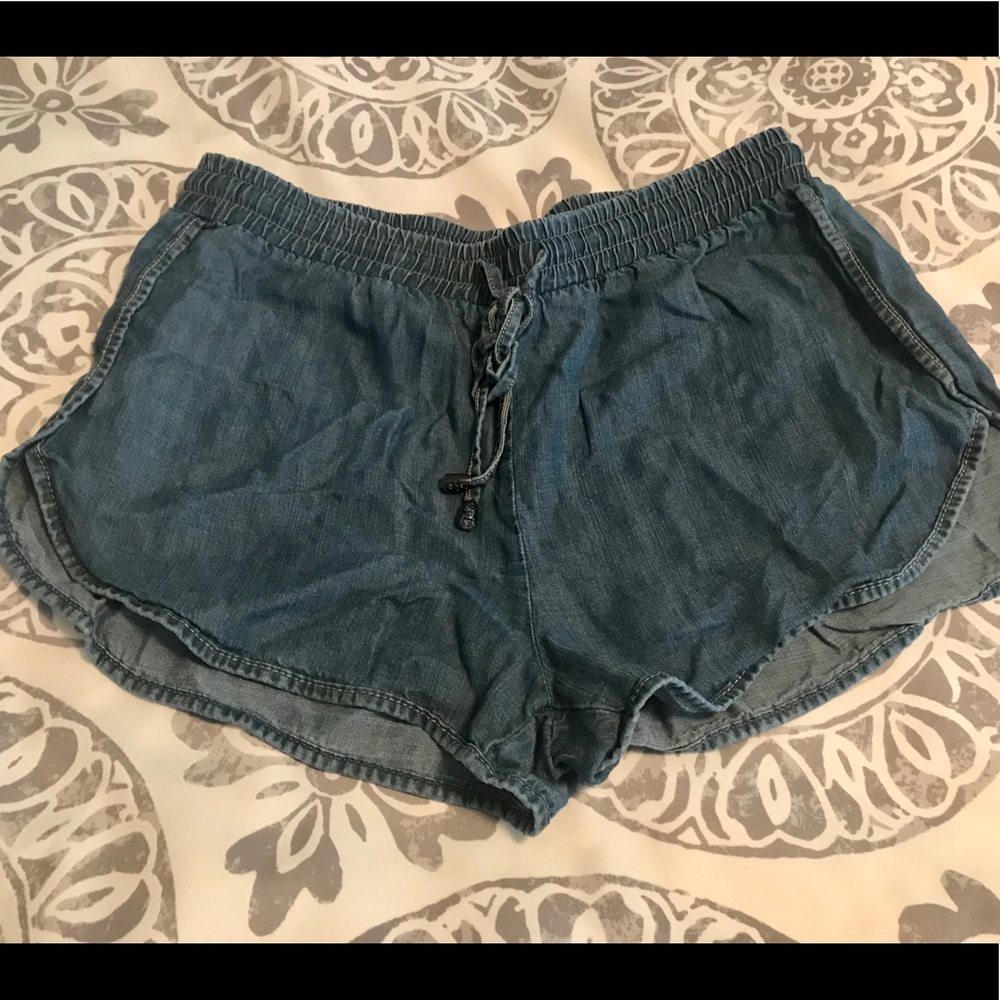 Super cute jean shorts!